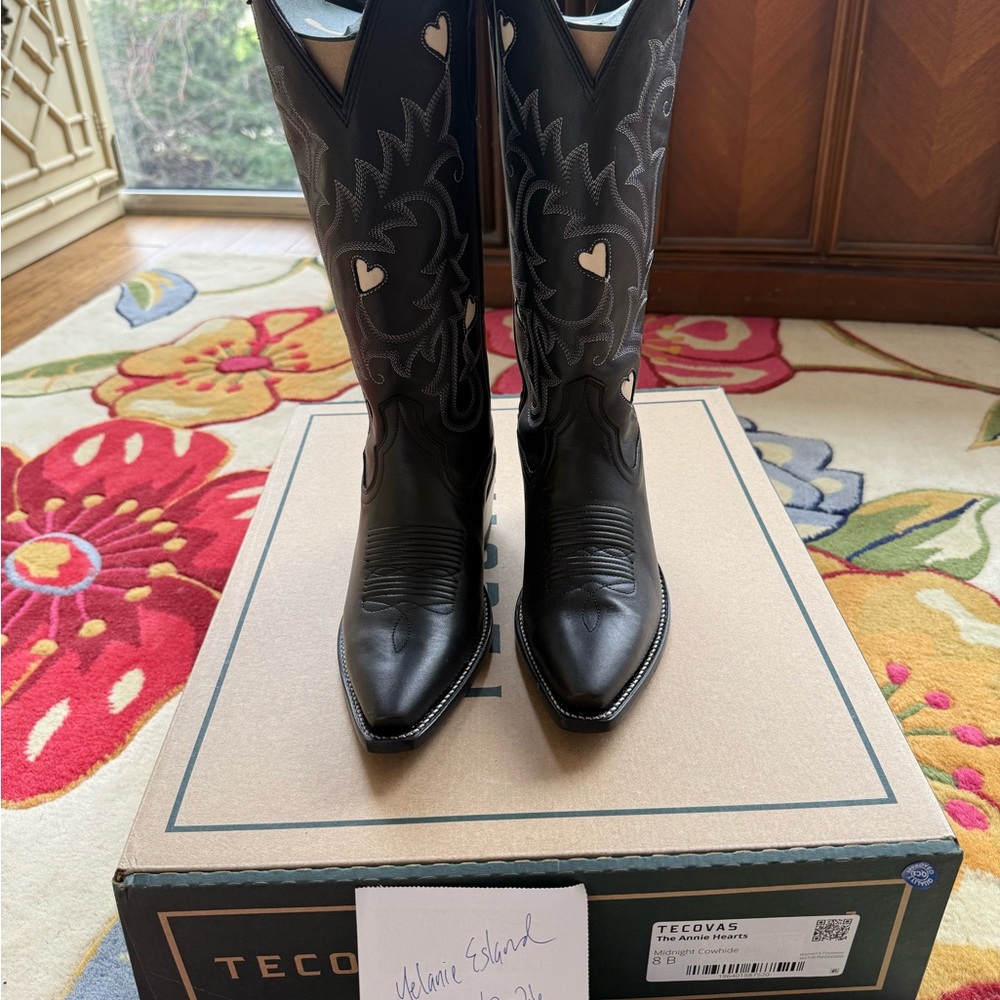 NIB Tecovas Black Leather Annie Hearts in Midnight 8B